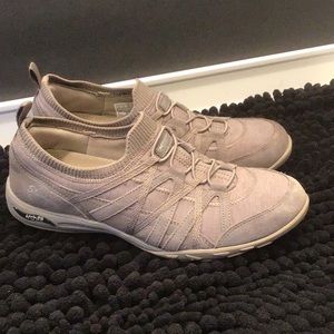 Skechers Arch Fit Comfy - Bold Statement Taupe slip on sneakers
